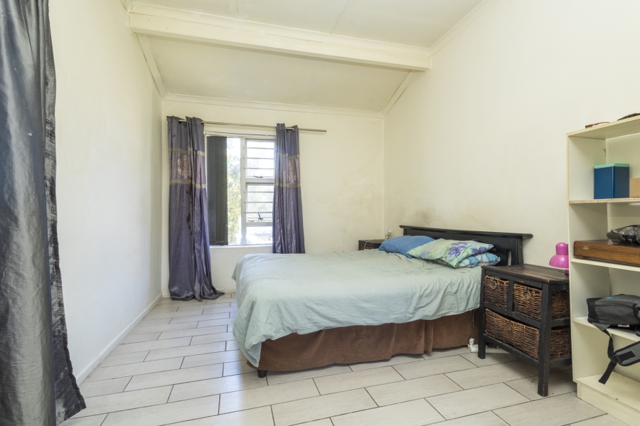 1 Bedroom Property for Sale in Oakglen Western Cape